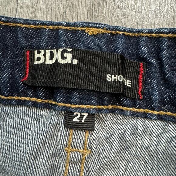 BDG Urban Outfitters Shortie Denim Jean Shorts Cuffed Dark Wash Size 27 - Picture 4 of 5